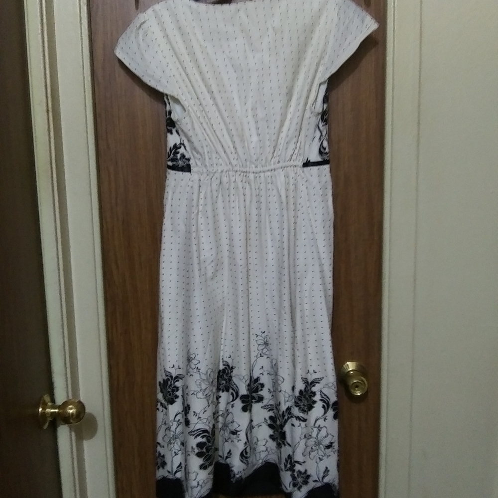 Gorgeous Flower Dress - Picture 13 of 16